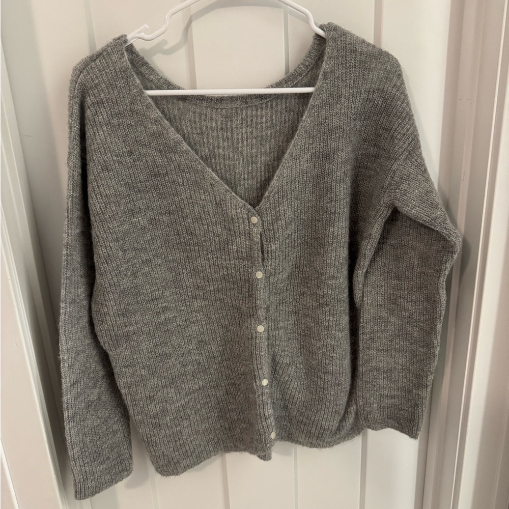 Sezane Light Gray V-Neck Sweater - Picture 2 of 4